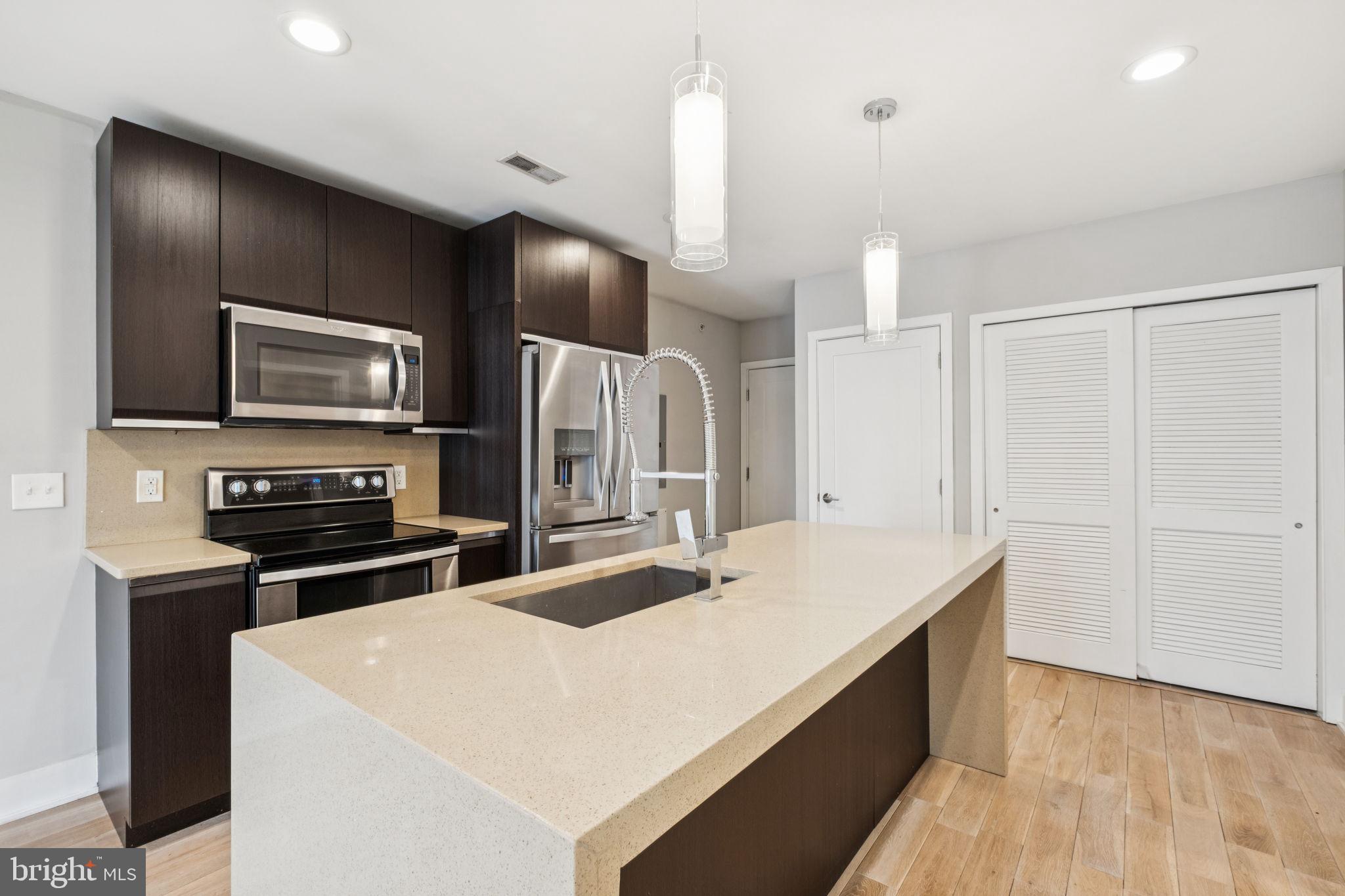 FAIRMOUNT - Residential Income