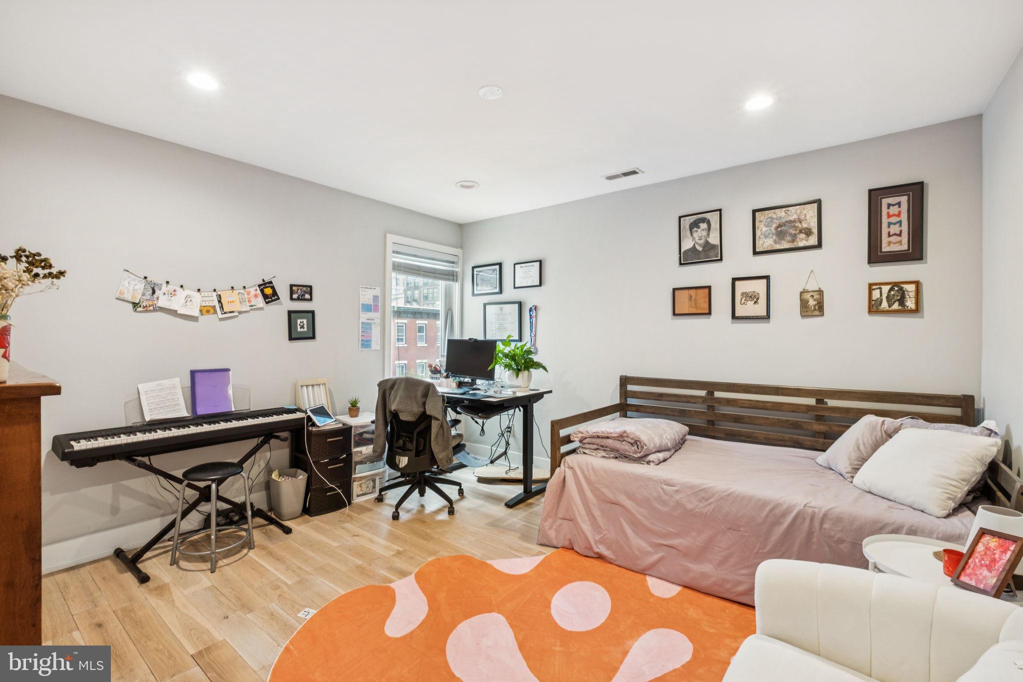 FAIRMOUNT - Residential Income