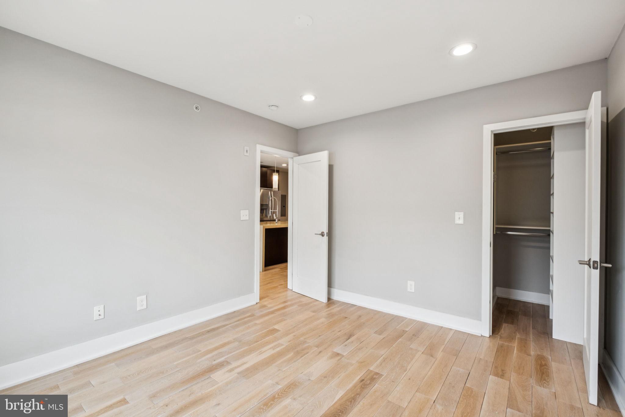 FAIRMOUNT - Residential Income