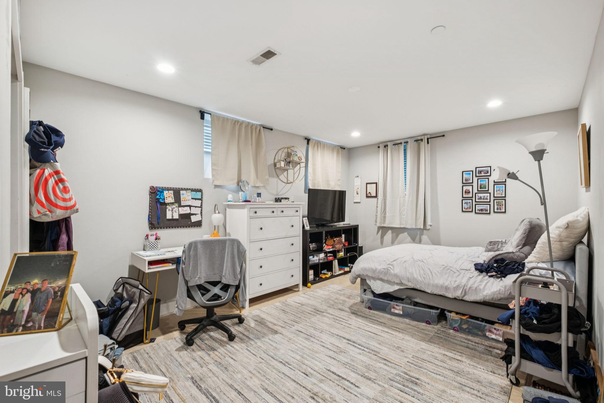 FAIRMOUNT - Residential Income