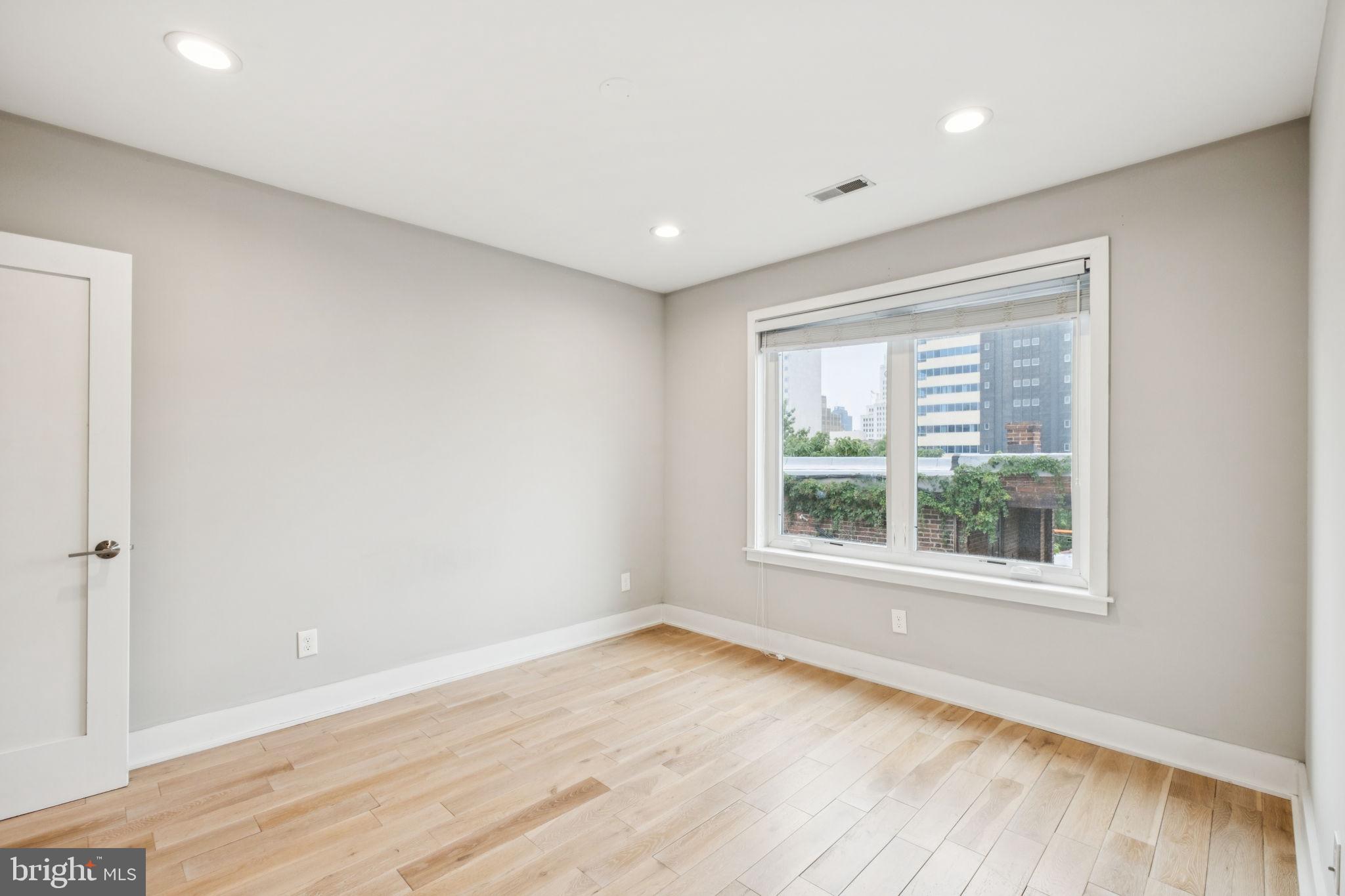 FAIRMOUNT - Residential Income