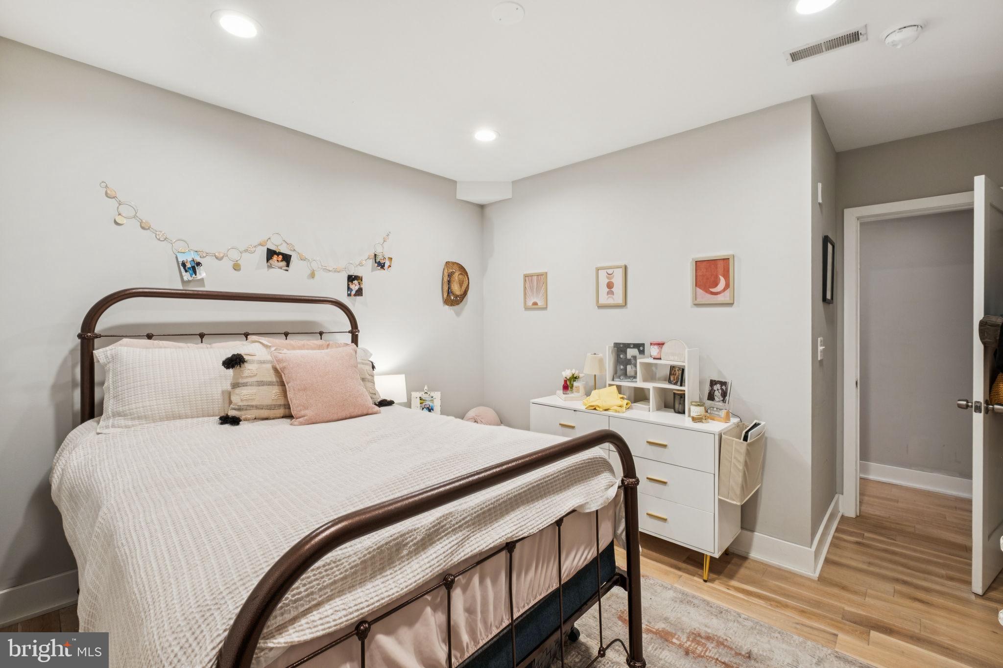 FAIRMOUNT - Residential Income