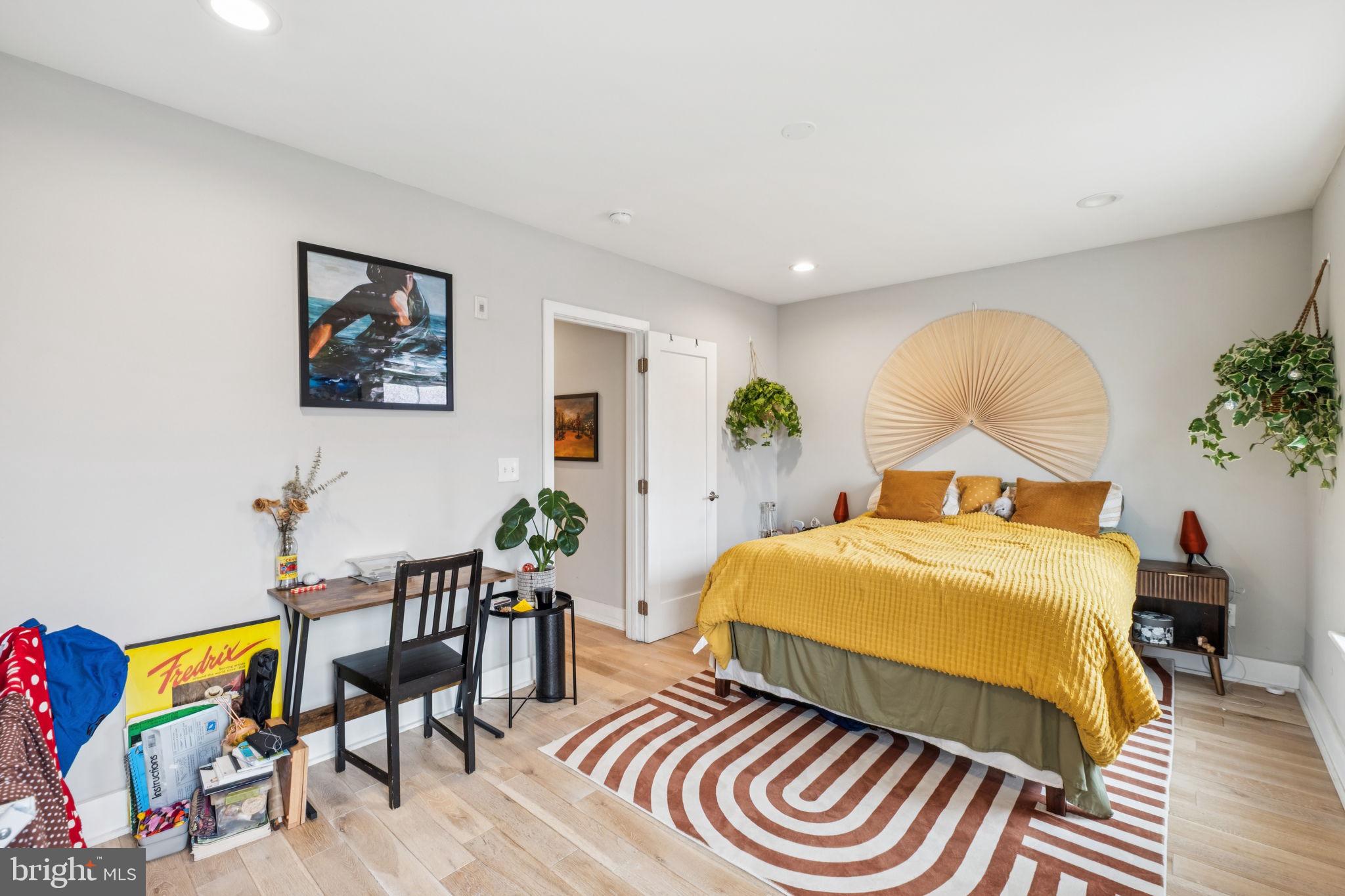 FAIRMOUNT - Residential Income