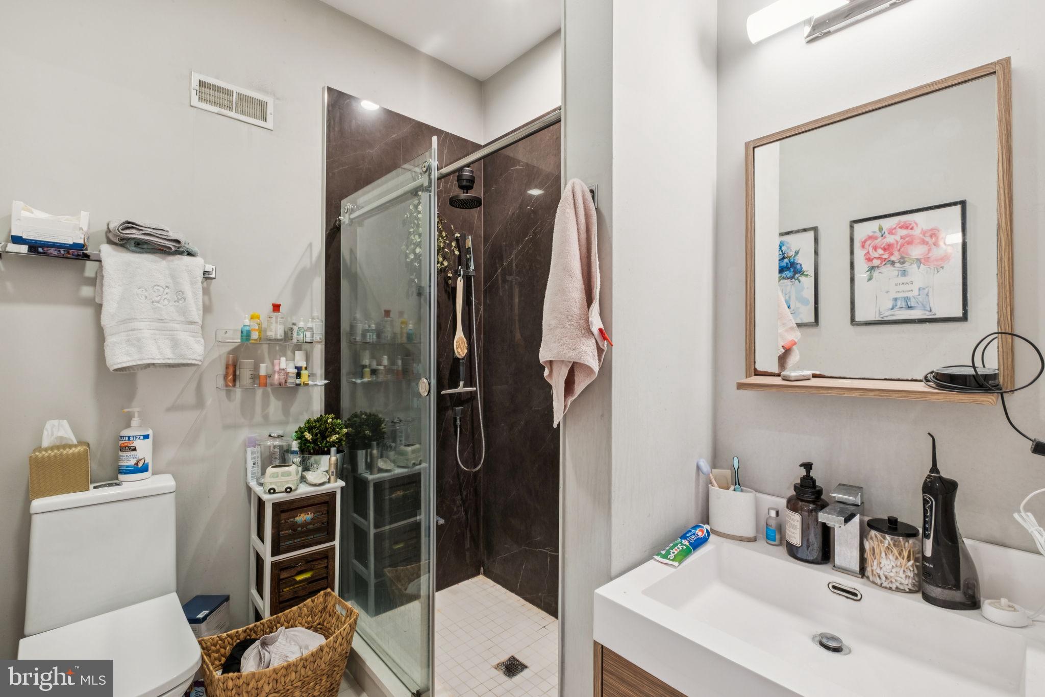 FAIRMOUNT - Residential Income