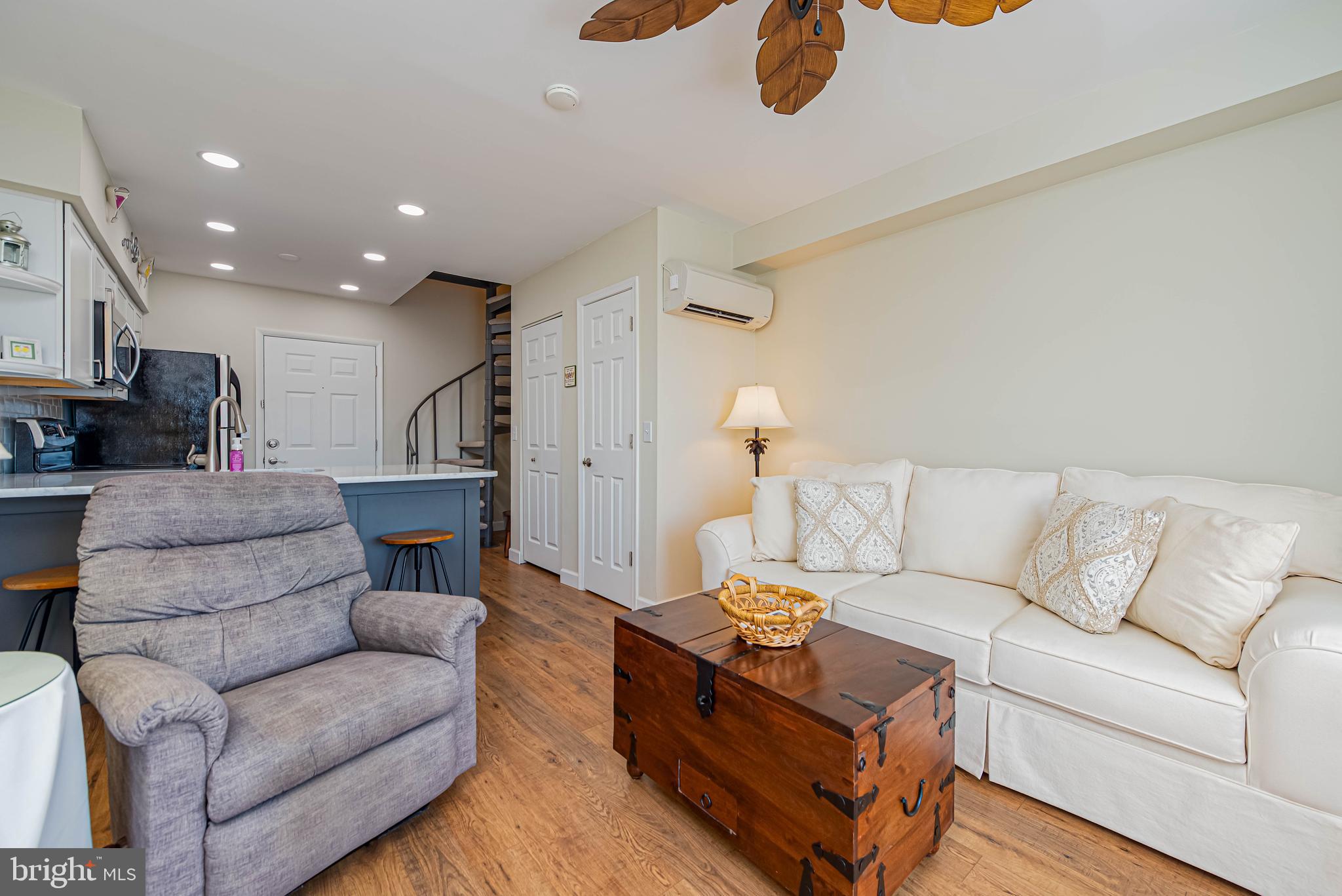 CAINE HARBOR MILE - Residential