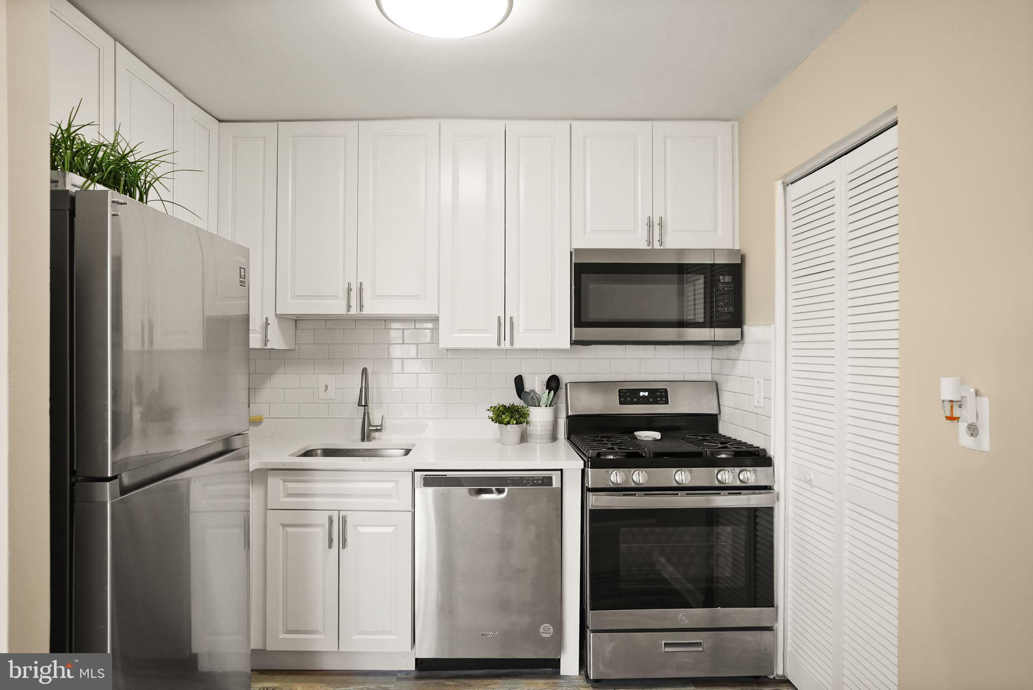 LITTLE RIVER SQUARE - Residential