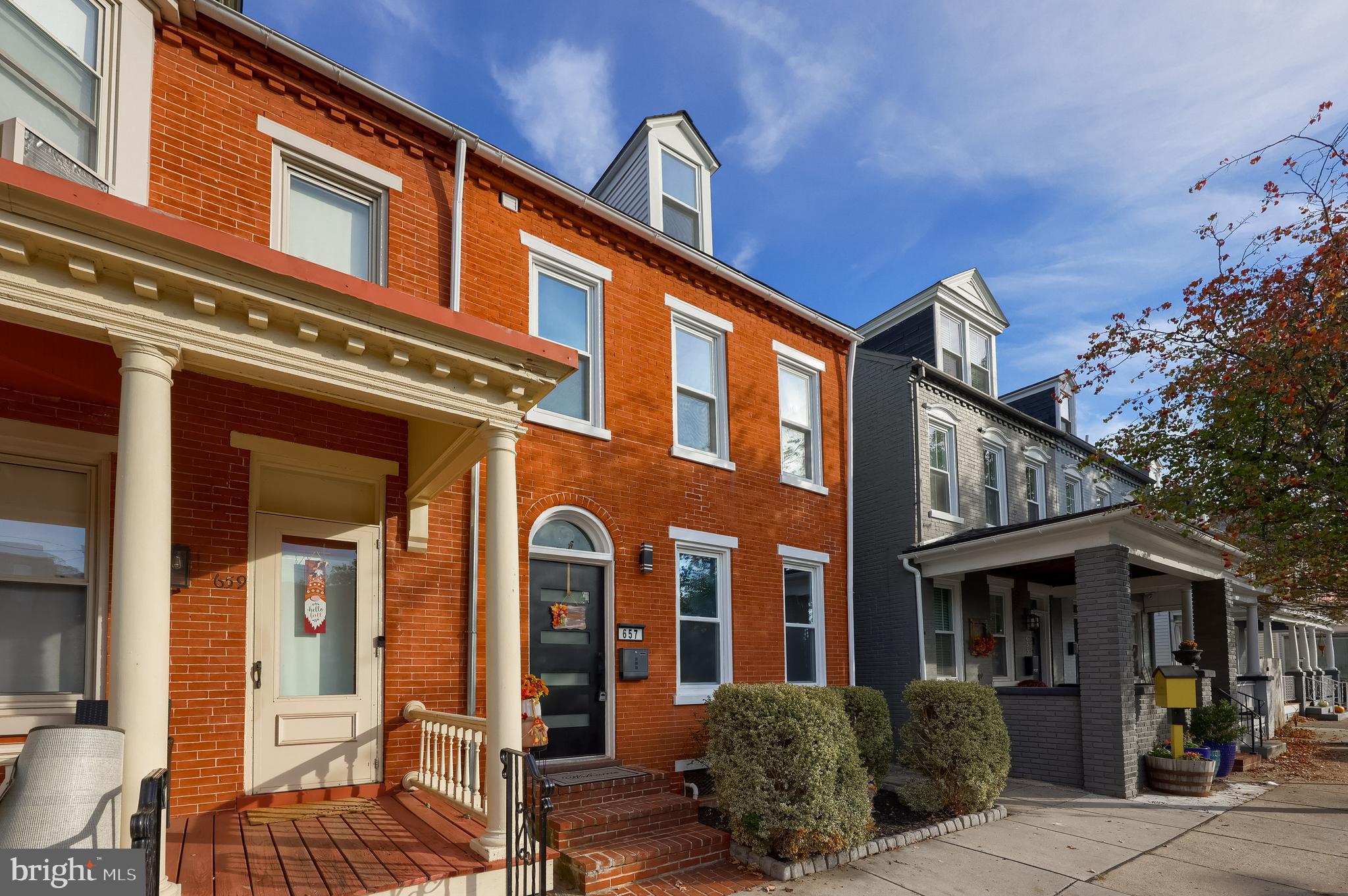 CHESTNUT HILL - Residential