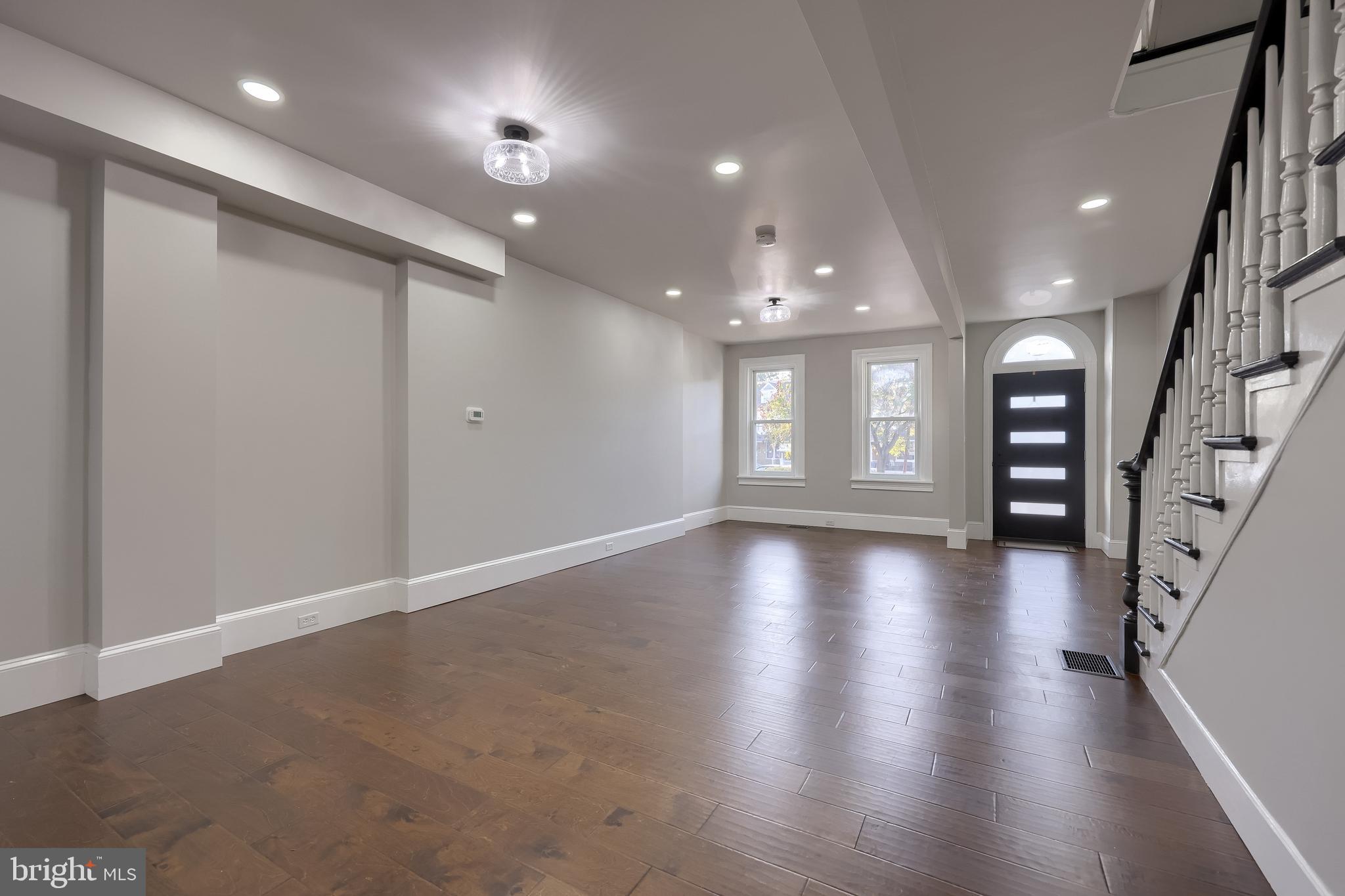 CHESTNUT HILL - Residential