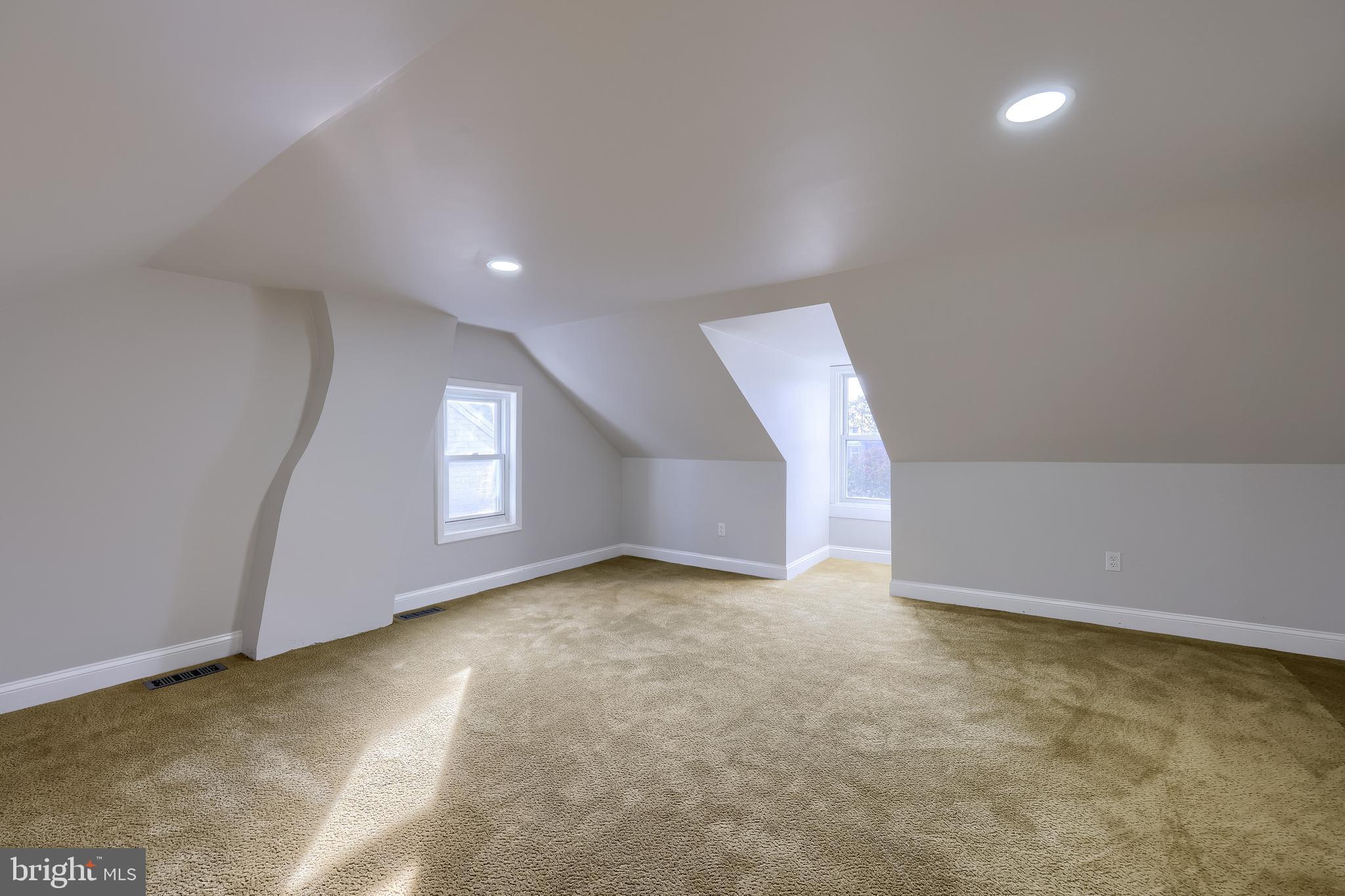 CHESTNUT HILL - Residential