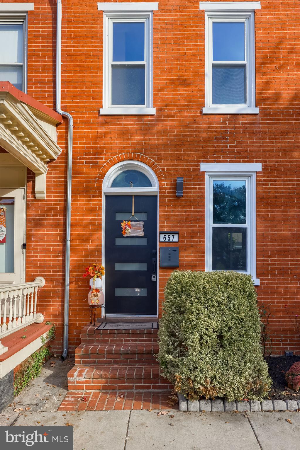 CHESTNUT HILL - Residential