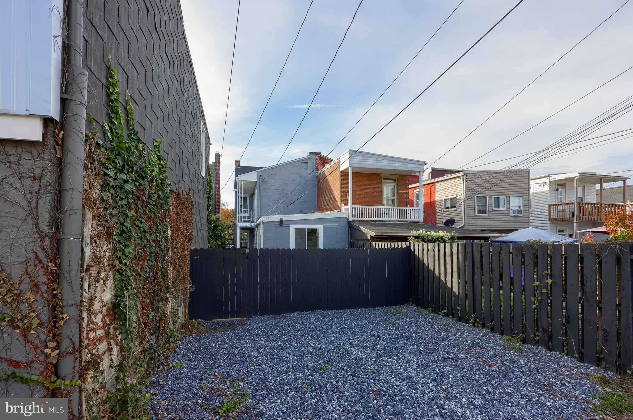 CHESTNUT HILL - Residential