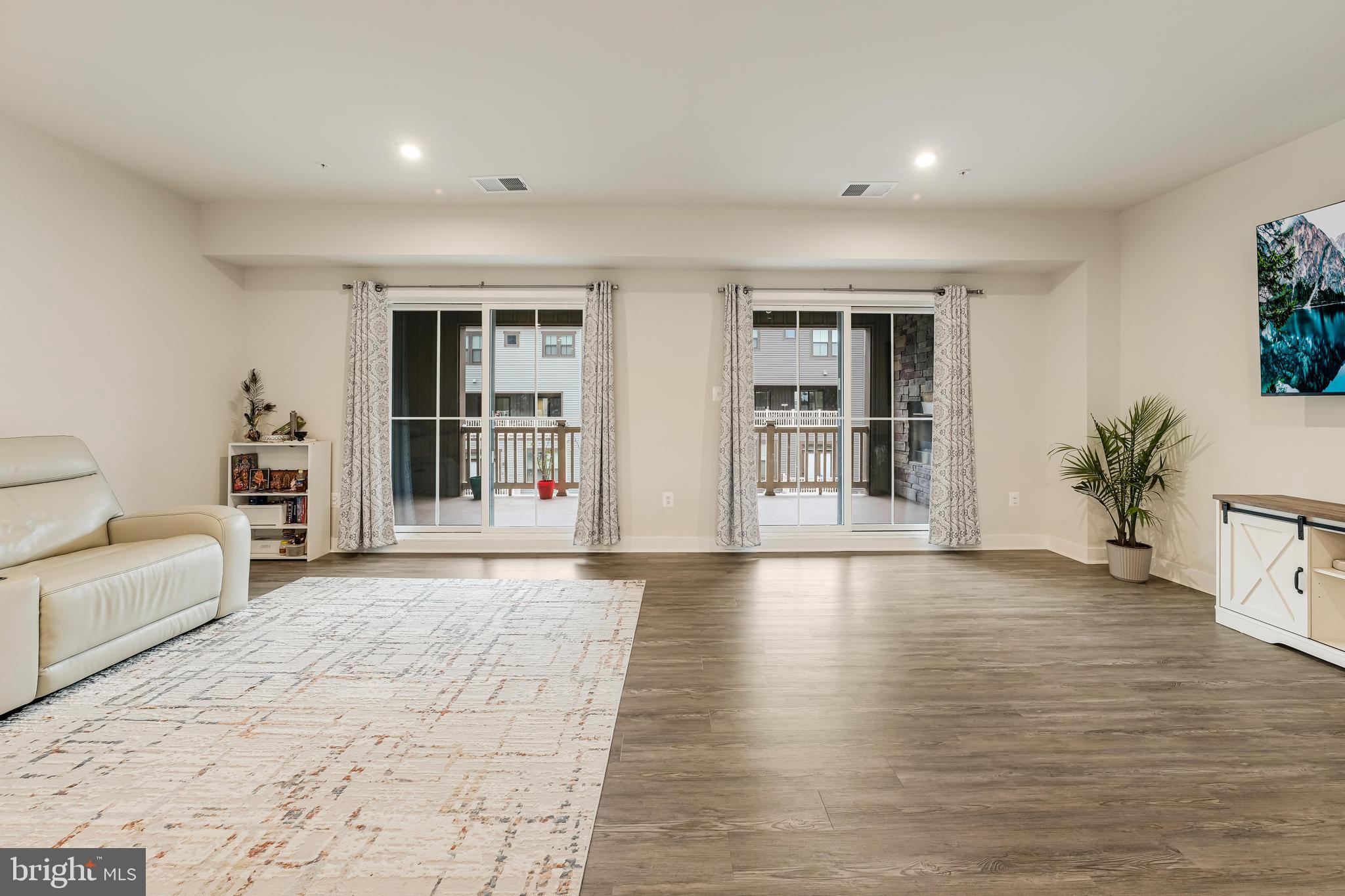 FOSTER'S GLEN - Residential Lease