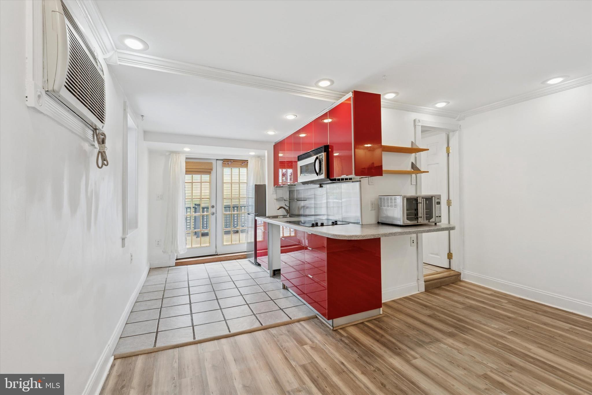 FISHTOWN - Commercial Sale