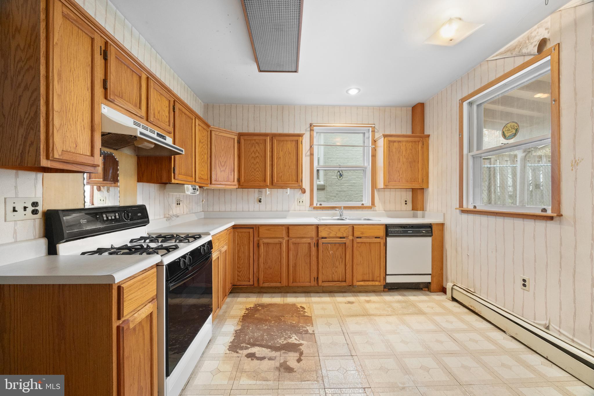 ROXBOROUGH - Residential