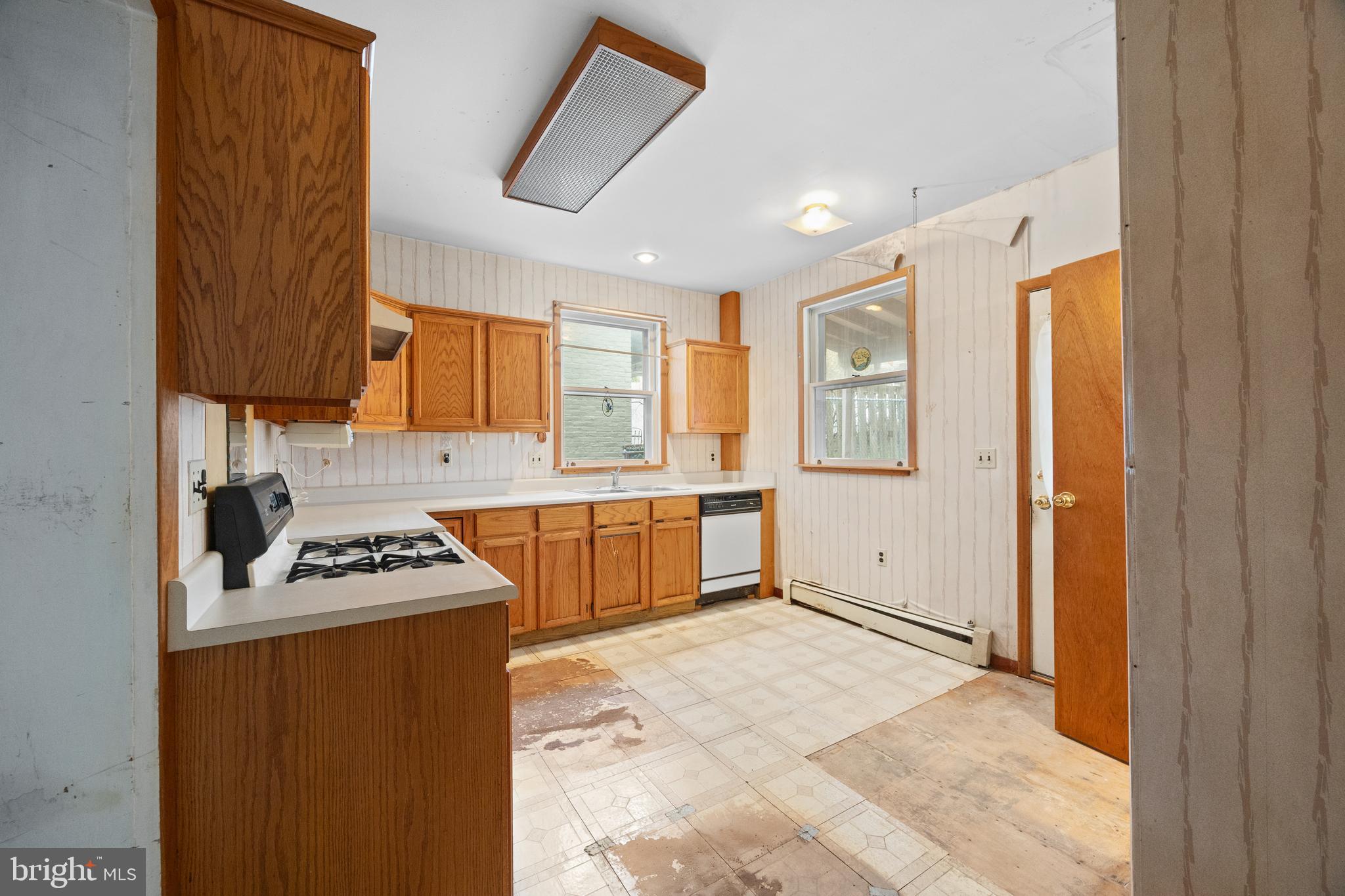 ROXBOROUGH - Residential