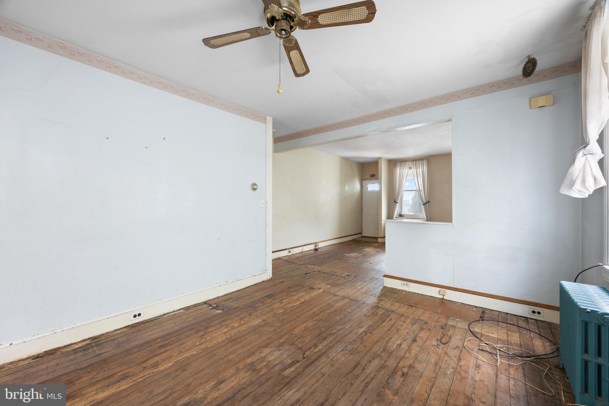 ROXBOROUGH - Residential