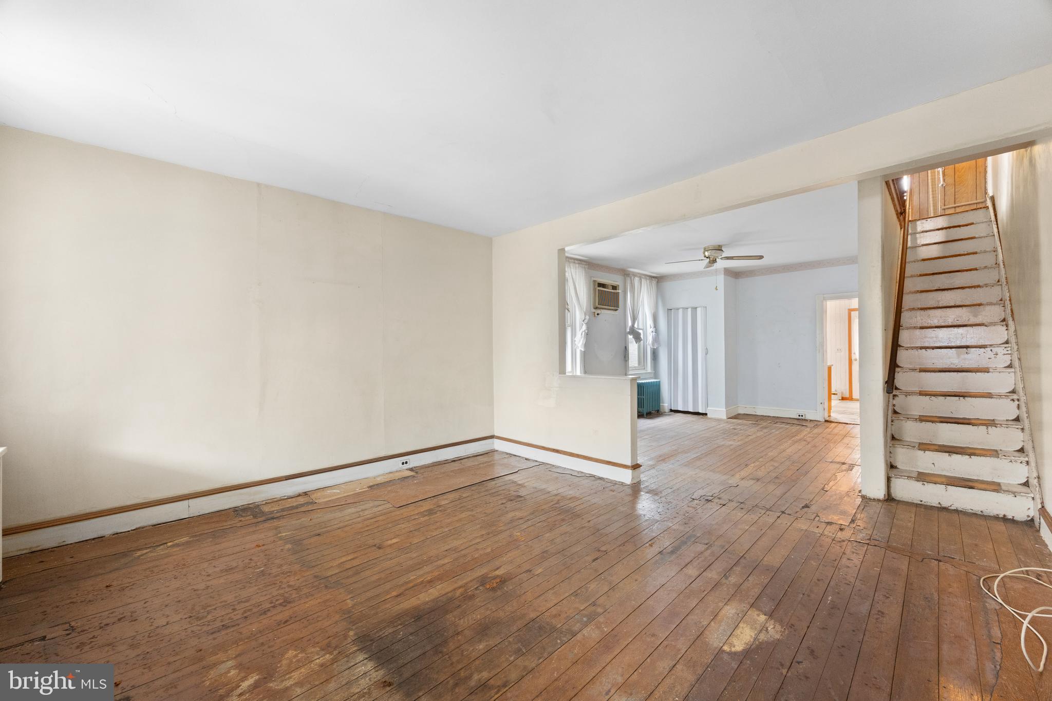 ROXBOROUGH - Residential