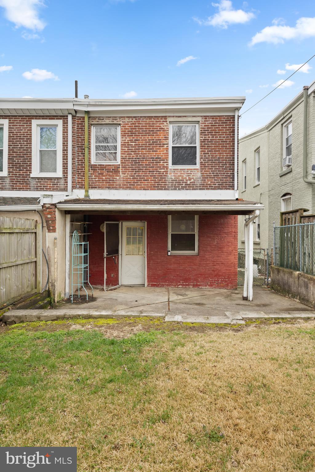 ROXBOROUGH - Residential