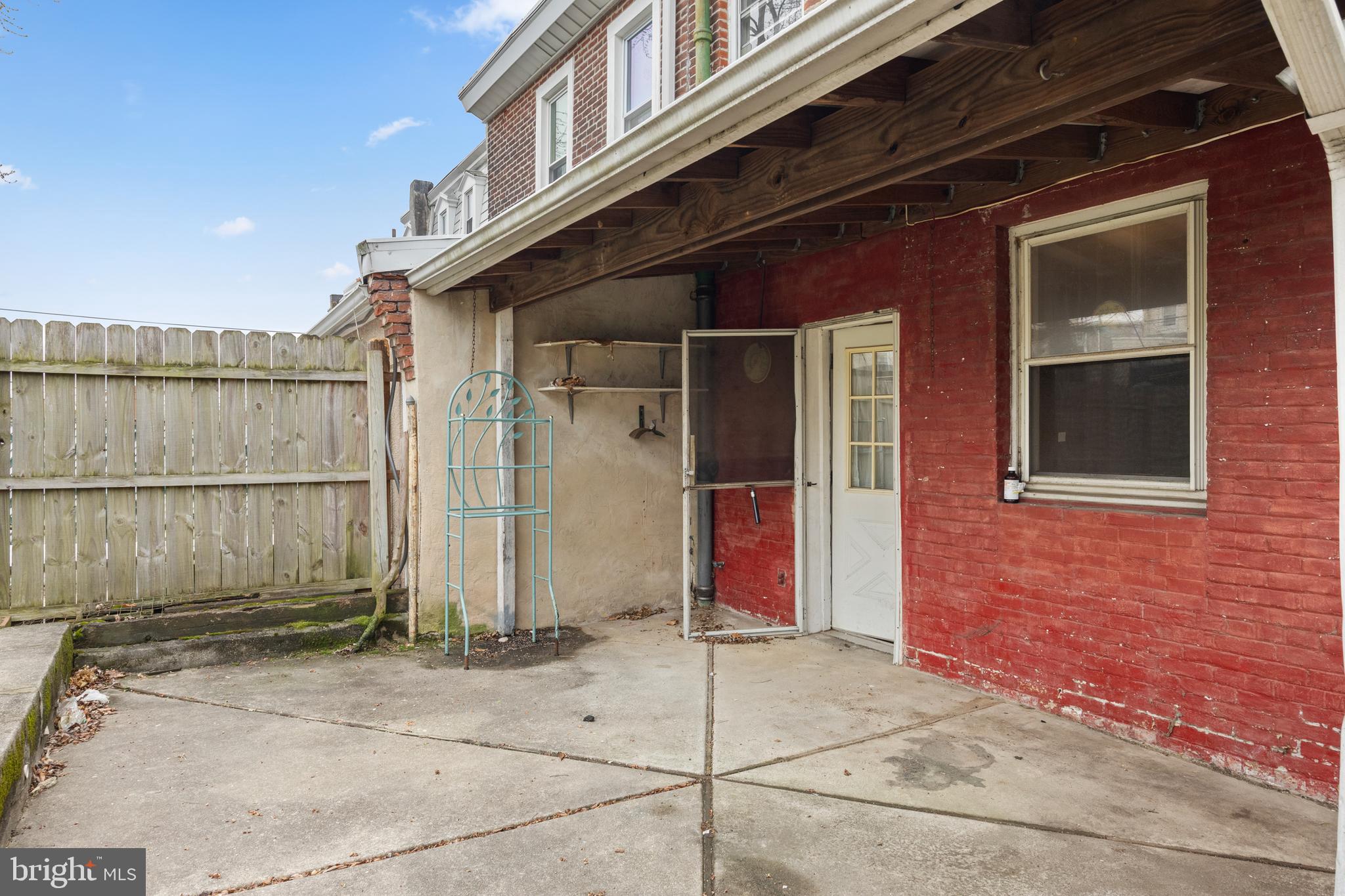 ROXBOROUGH - Residential