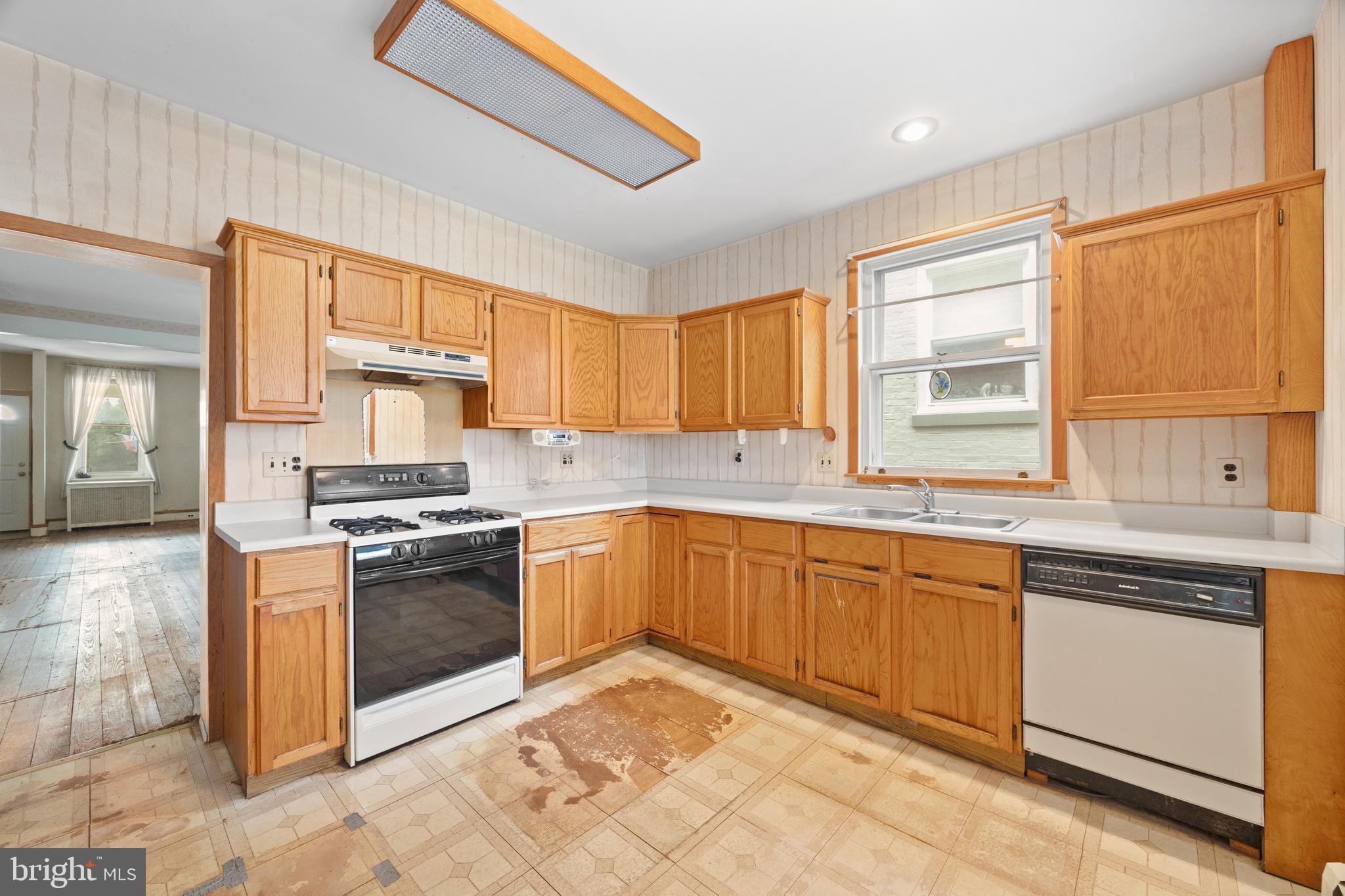 ROXBOROUGH - Residential