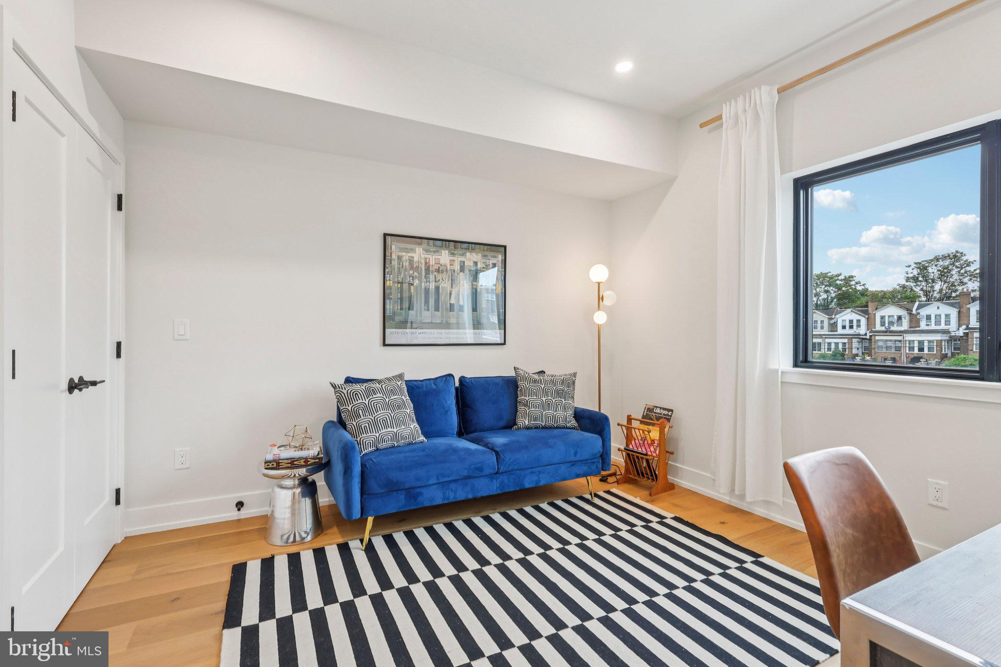 EAST FALLS - Residential