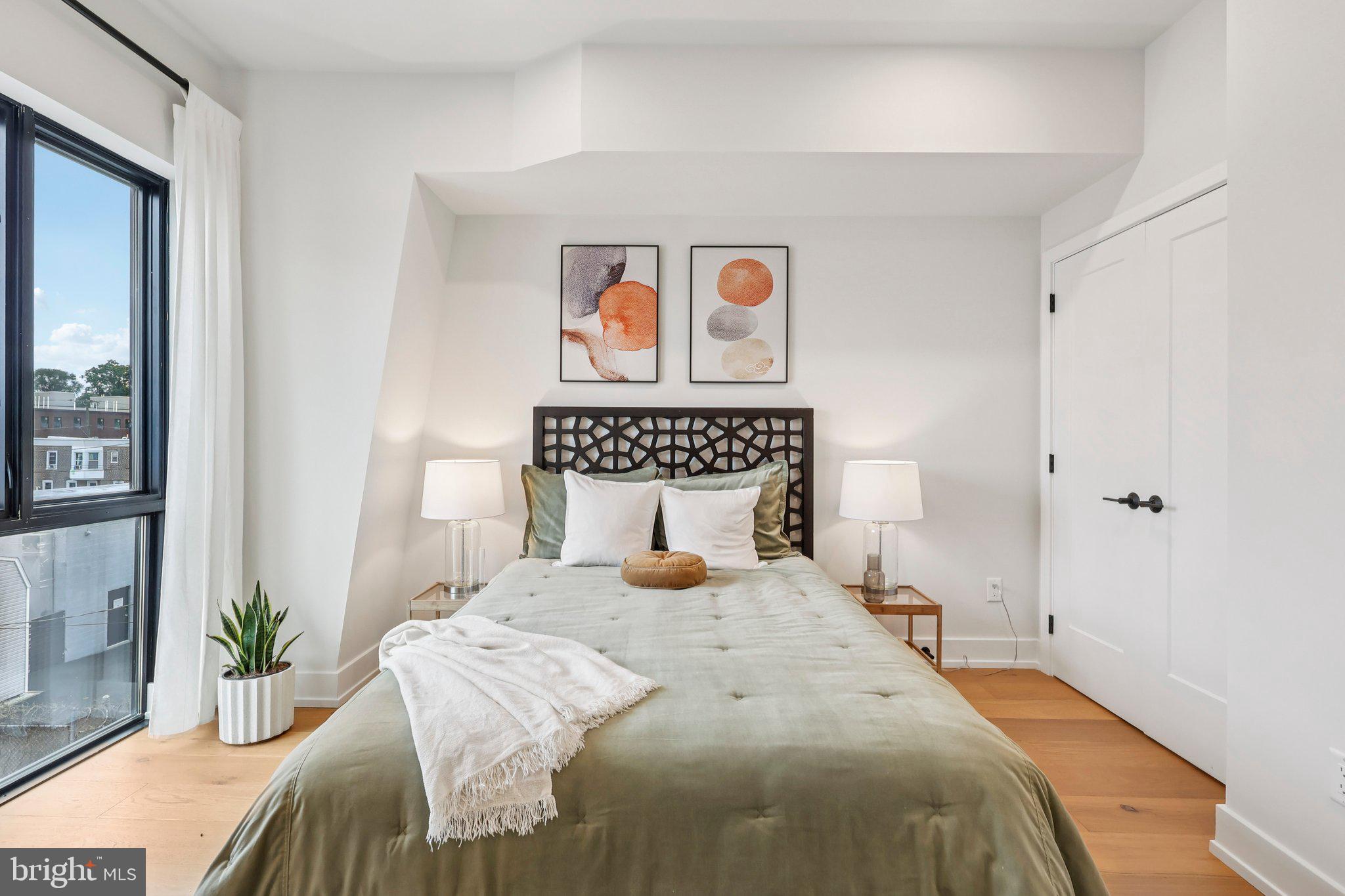 EAST FALLS - Residential