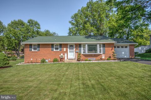 Photo of 407 MANOR VIEW DR, MILLERSVILLE, PA 17551 (MLS # PALA2035410)