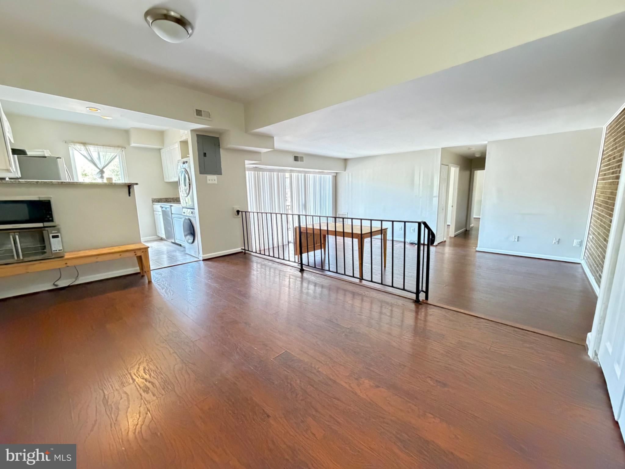 4709 TECUMSEH STREET 201