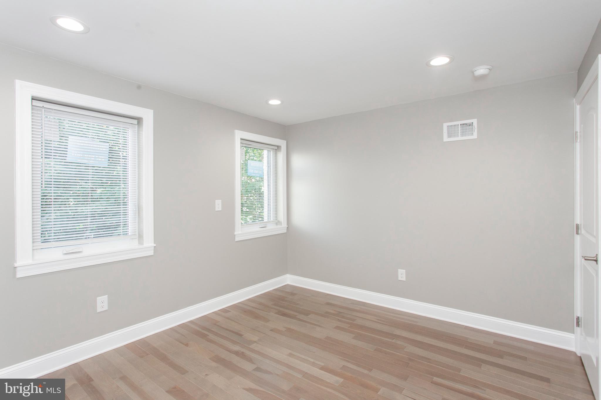 POINT BREEZE - Residential Lease