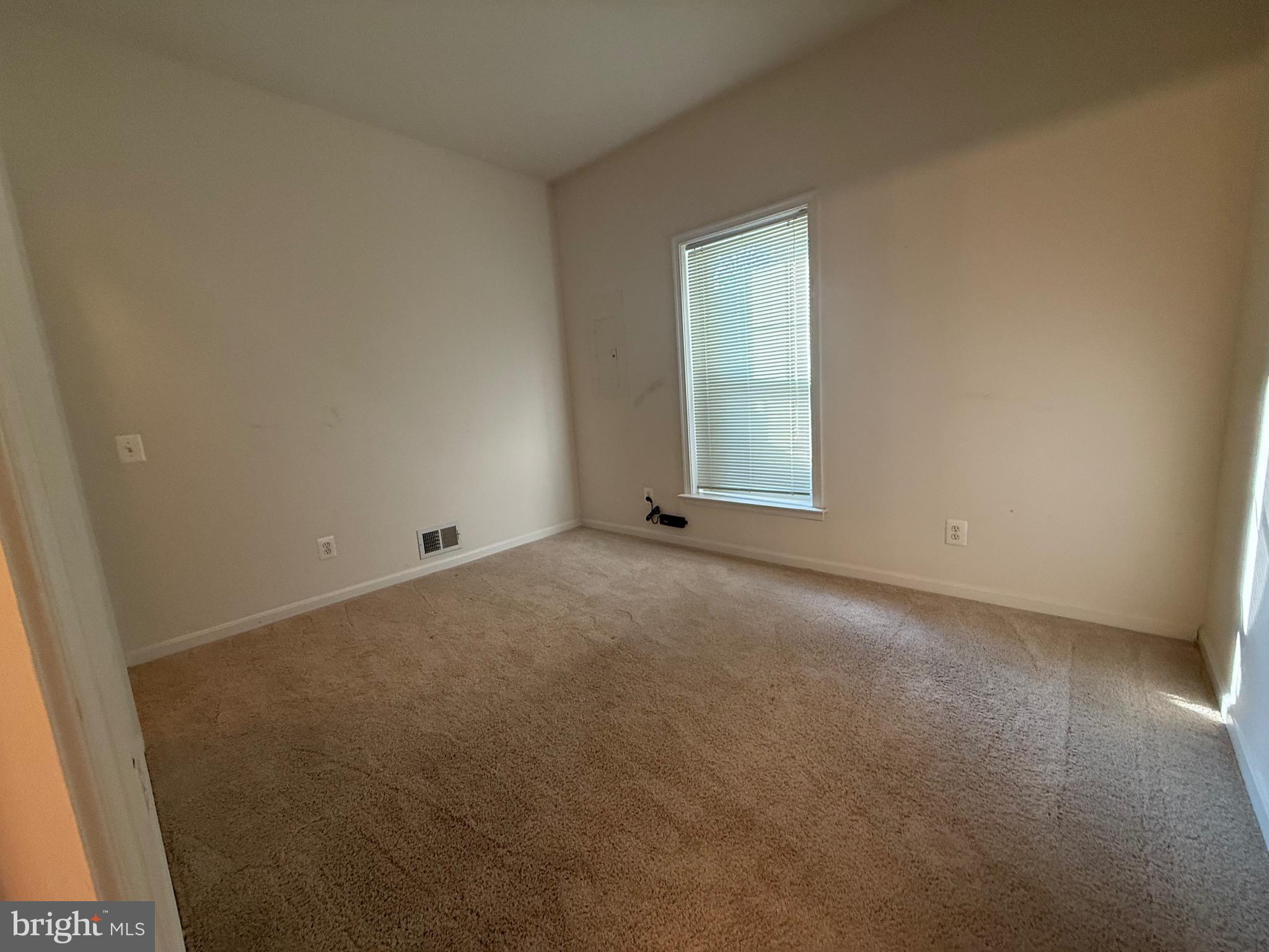 OAK MILL - Residential Lease