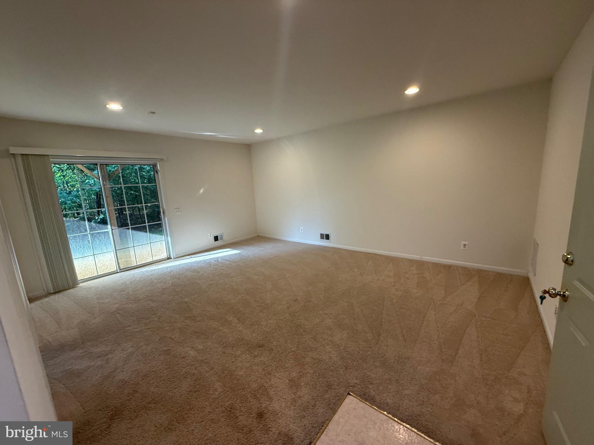 OAK MILL - Residential Lease