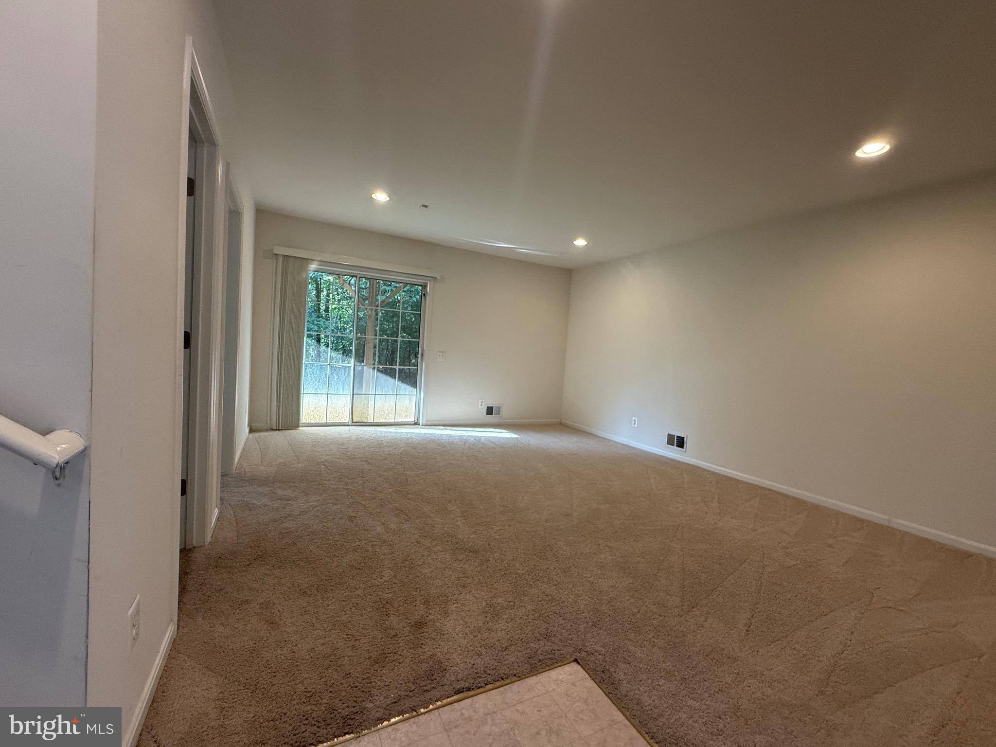 OAK MILL - Residential Lease