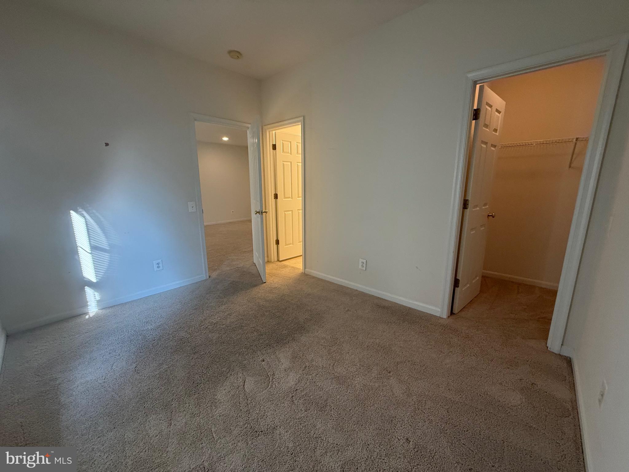 OAK MILL - Residential Lease