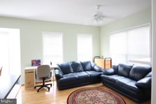 OAK MILL - Residential Lease