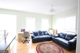 OAK MILL - Residential Lease