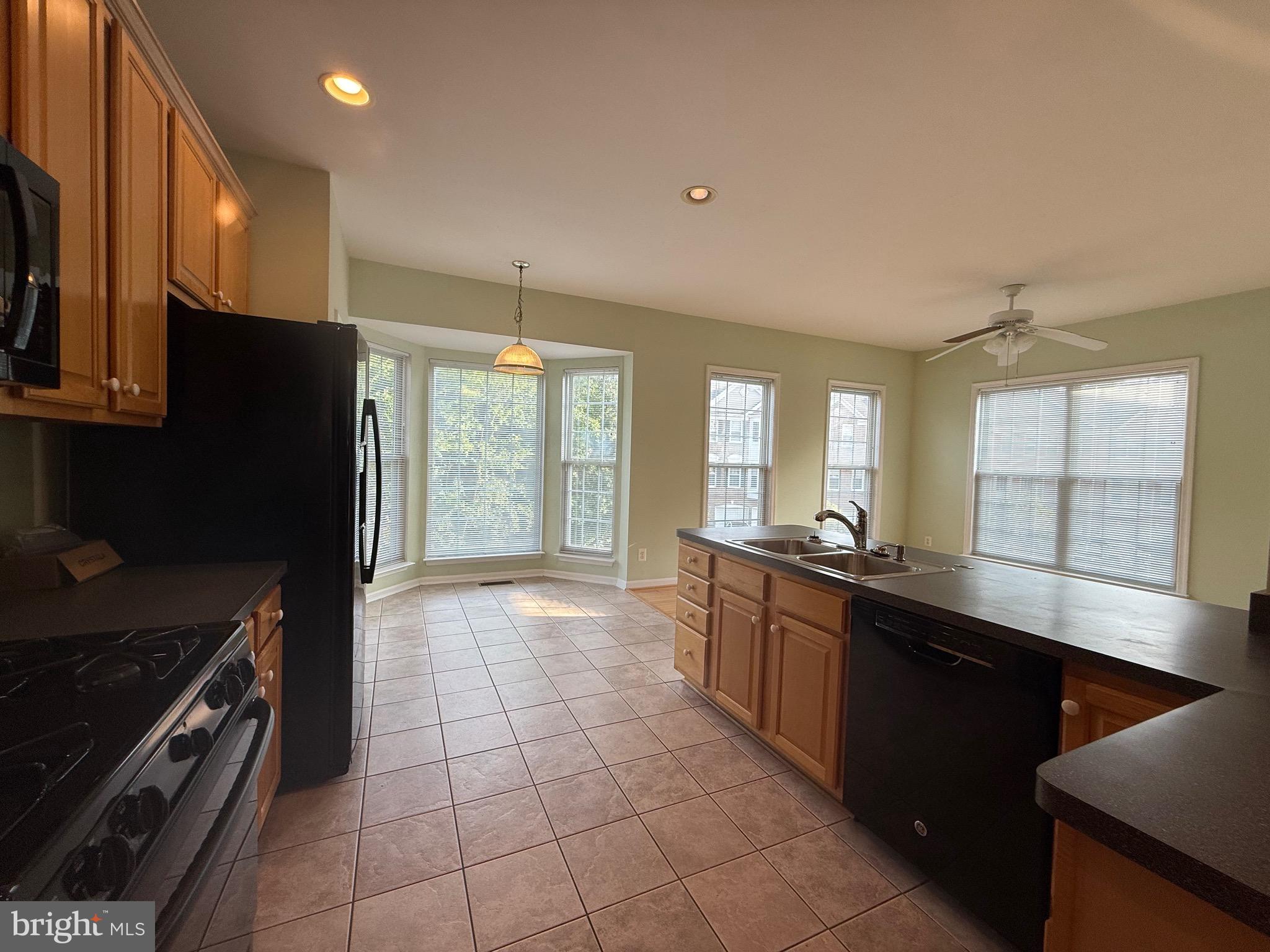 OAK MILL - Residential Lease