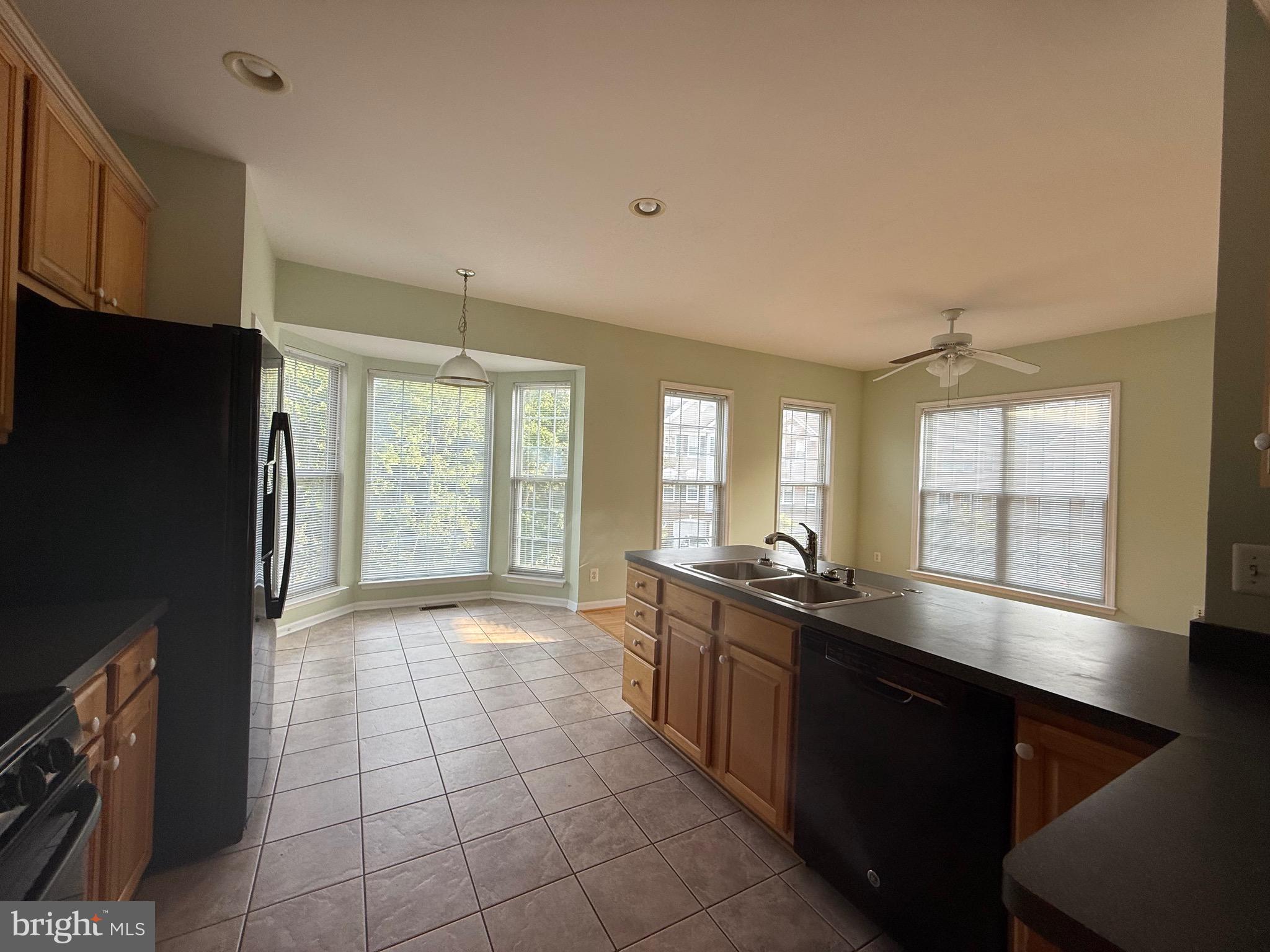 OAK MILL - Residential Lease