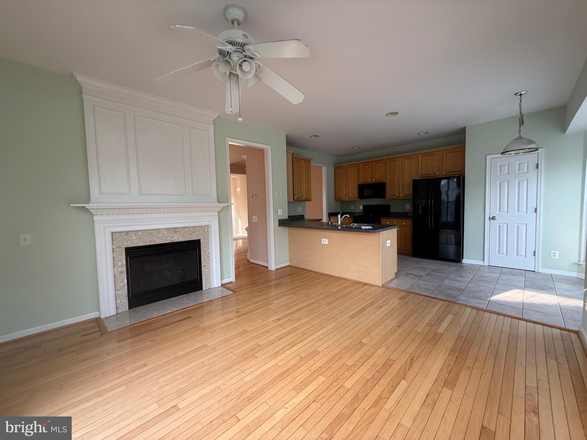 OAK MILL - Residential Lease