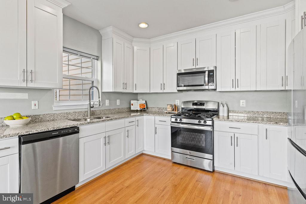 SOUTH RIDING - Residential