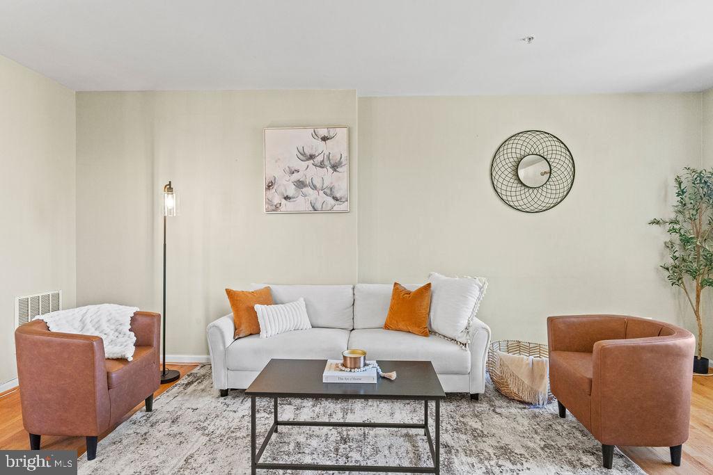 SOUTH RIDING - Residential