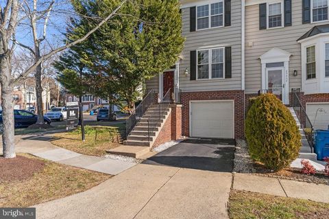 25450 UPPER CLUBHOUSE DRIVE CHANTILLY VA 20152