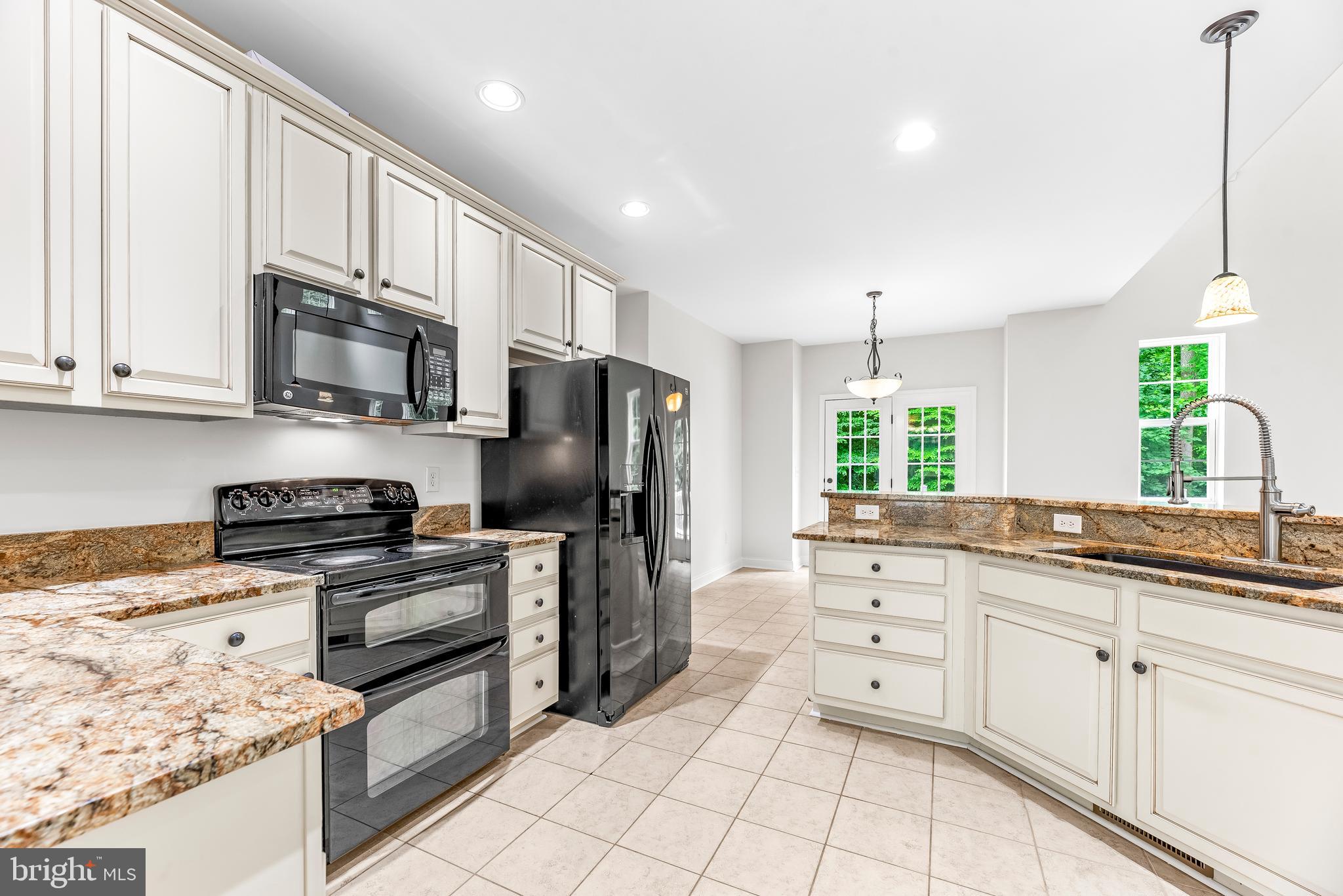 HOLBROOK ESTATES - Residential