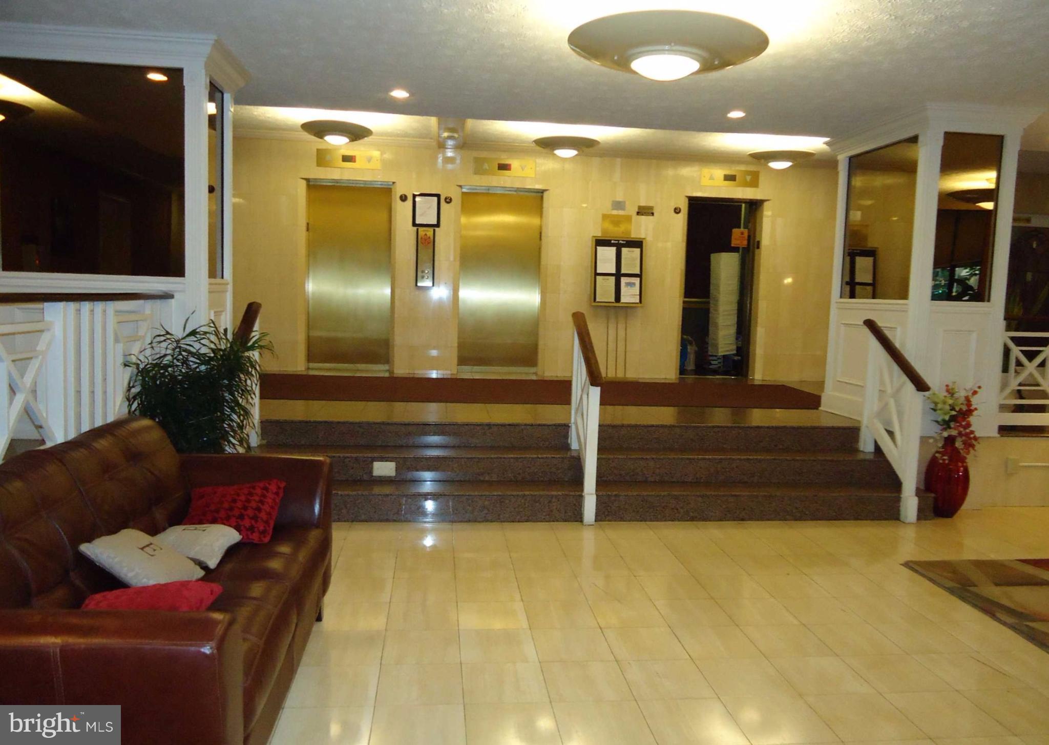 RIVER PLACE EAST - Residential Lease