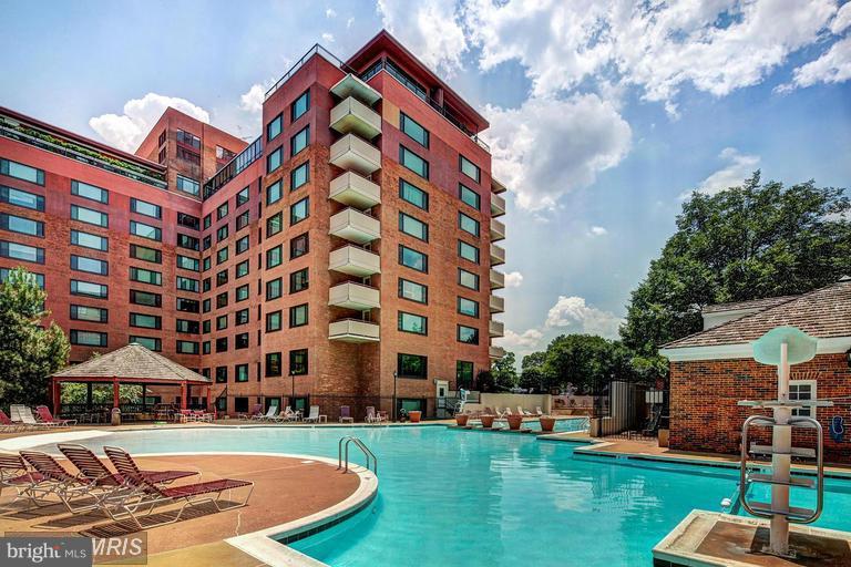 RIVER PLACE EAST - Residential Lease