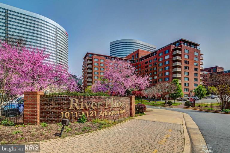 RIVER PLACE EAST - Residential Lease