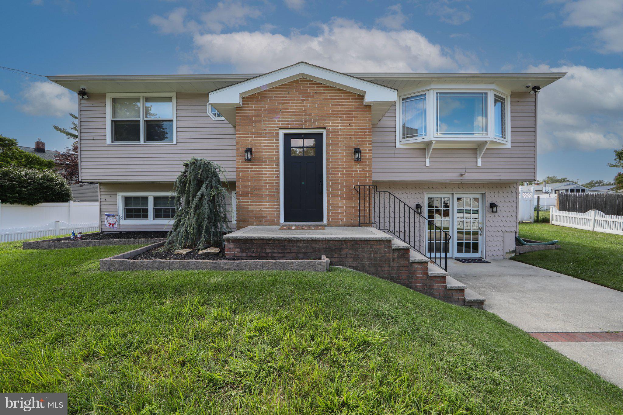 787 LANCING ROAD