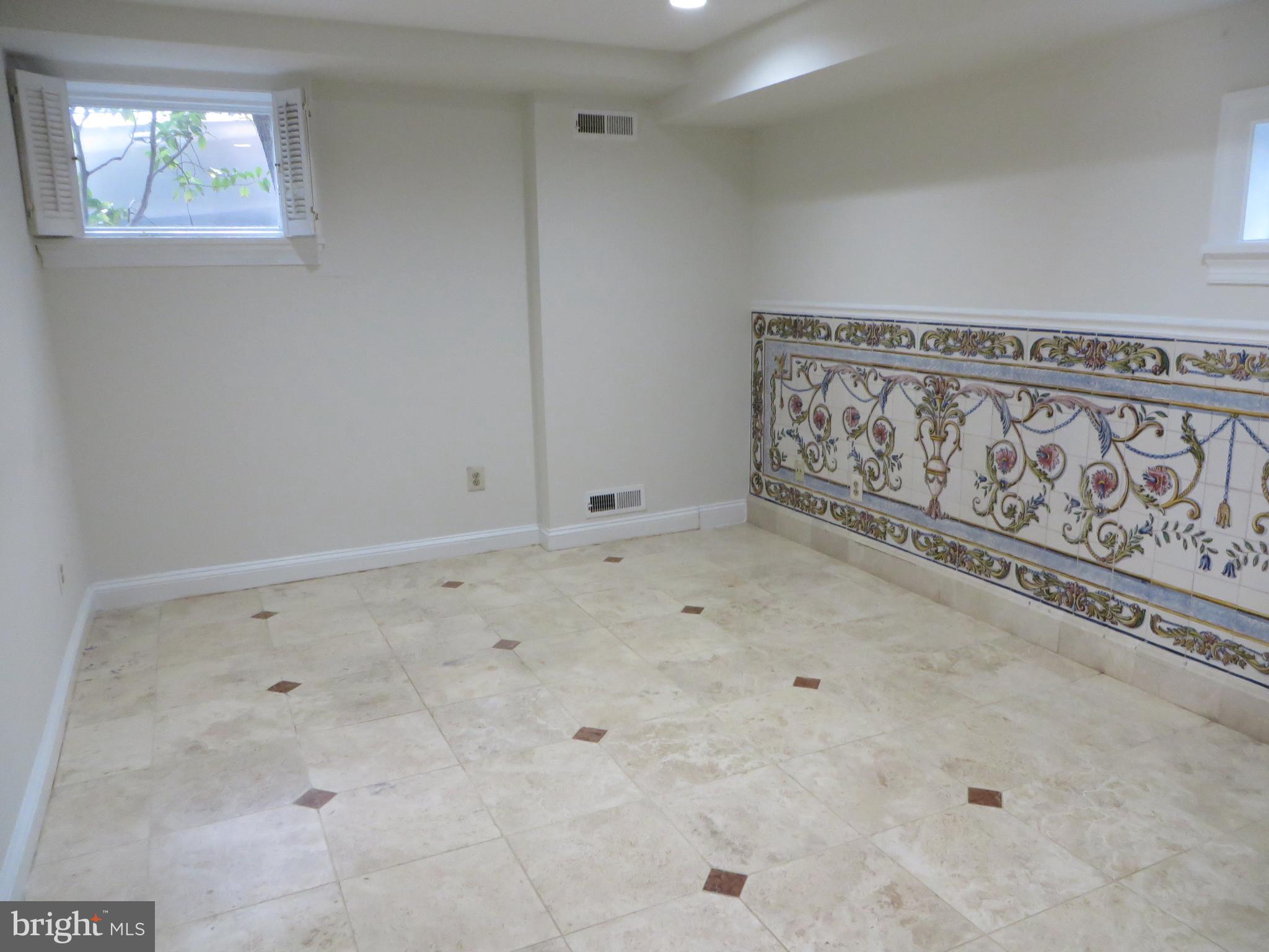 CARRIAGE WORKS - Residential Lease