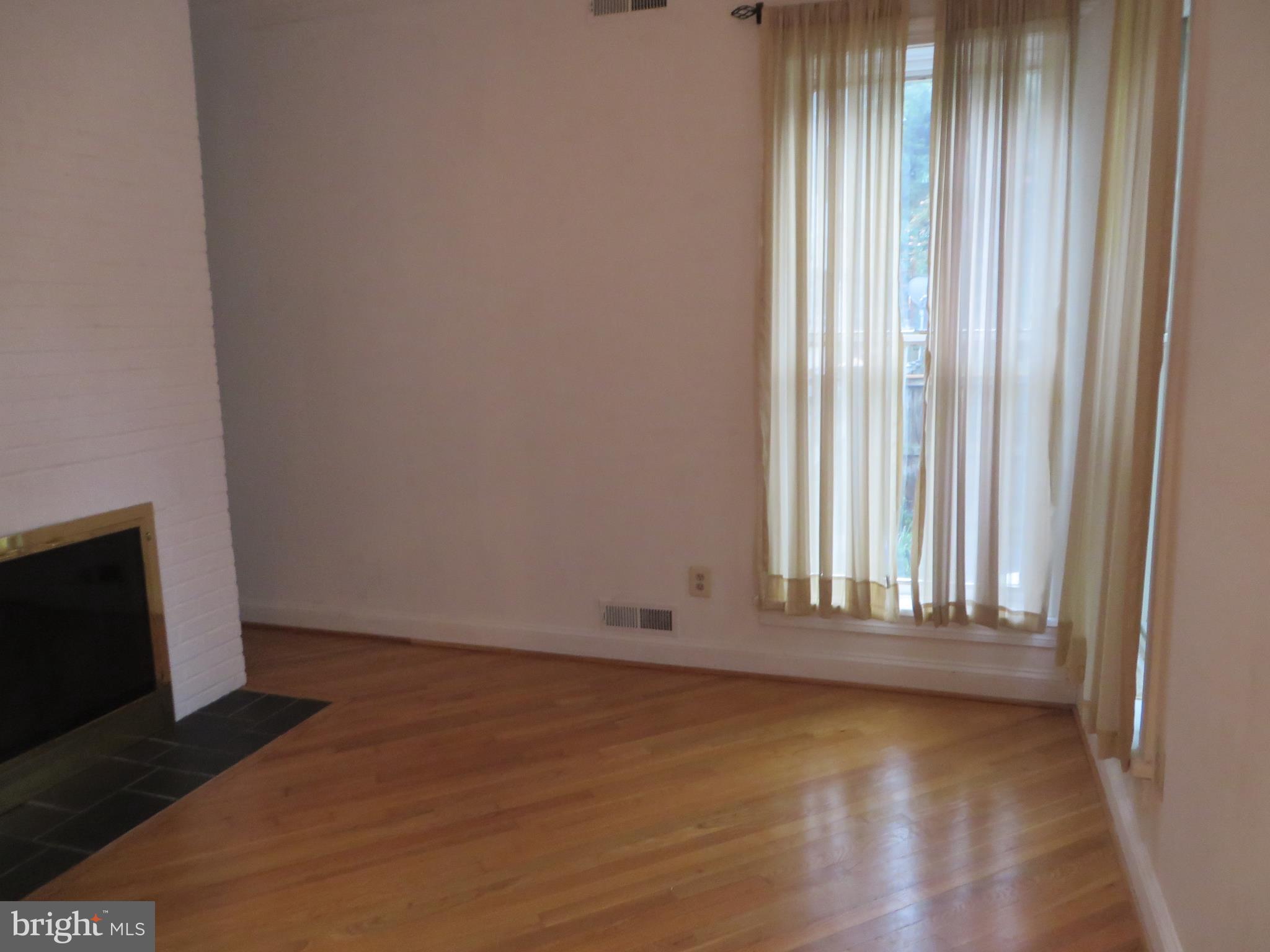 CARRIAGE WORKS - Residential Lease