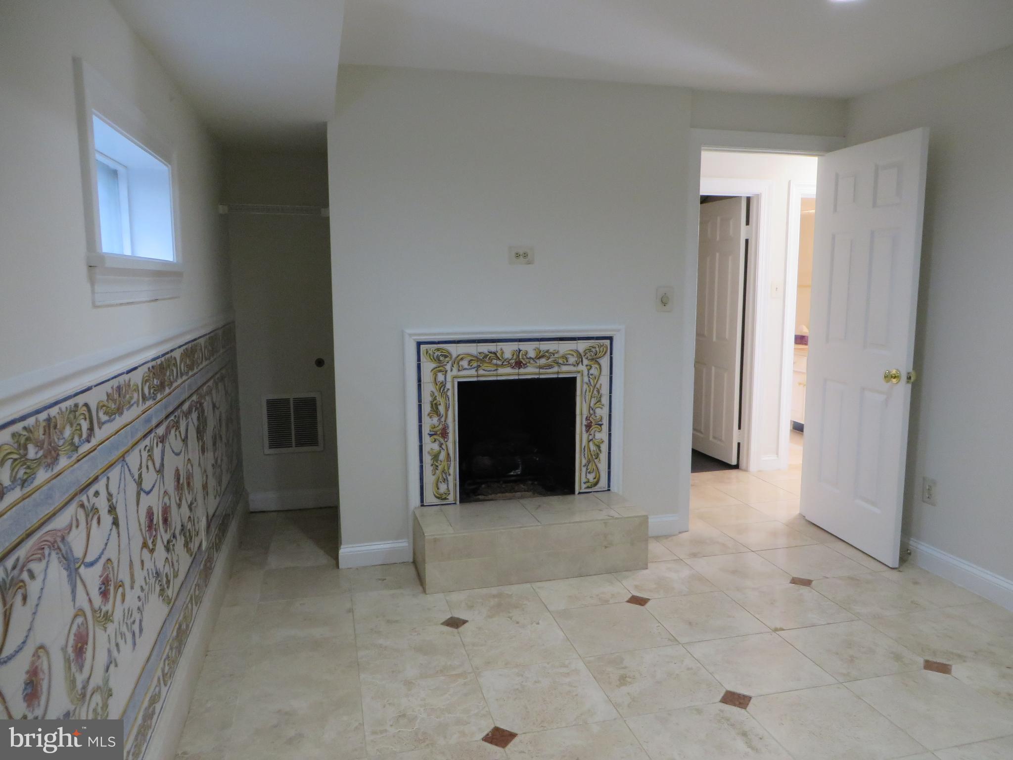 CARRIAGE WORKS - Residential Lease