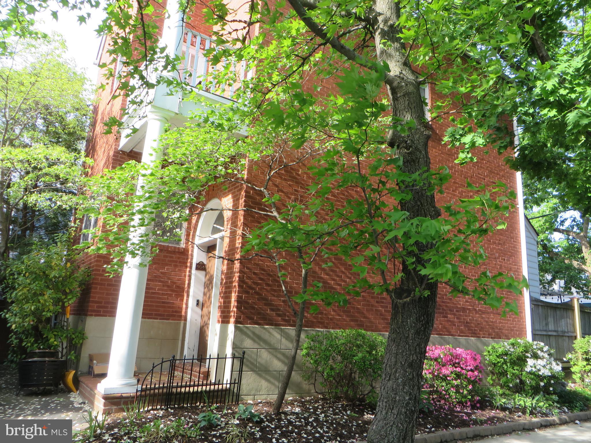 CARRIAGE WORKS - Residential Lease